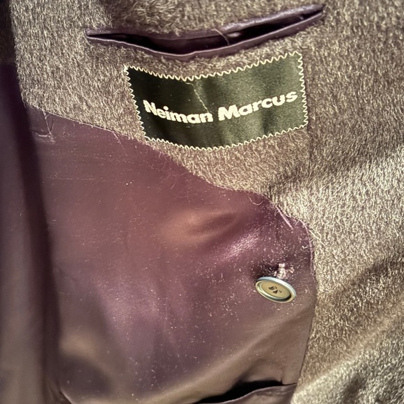 Neiman Marcus Dark Blue Wool Trench Coat with Gray Collar - Picture 2 of 8